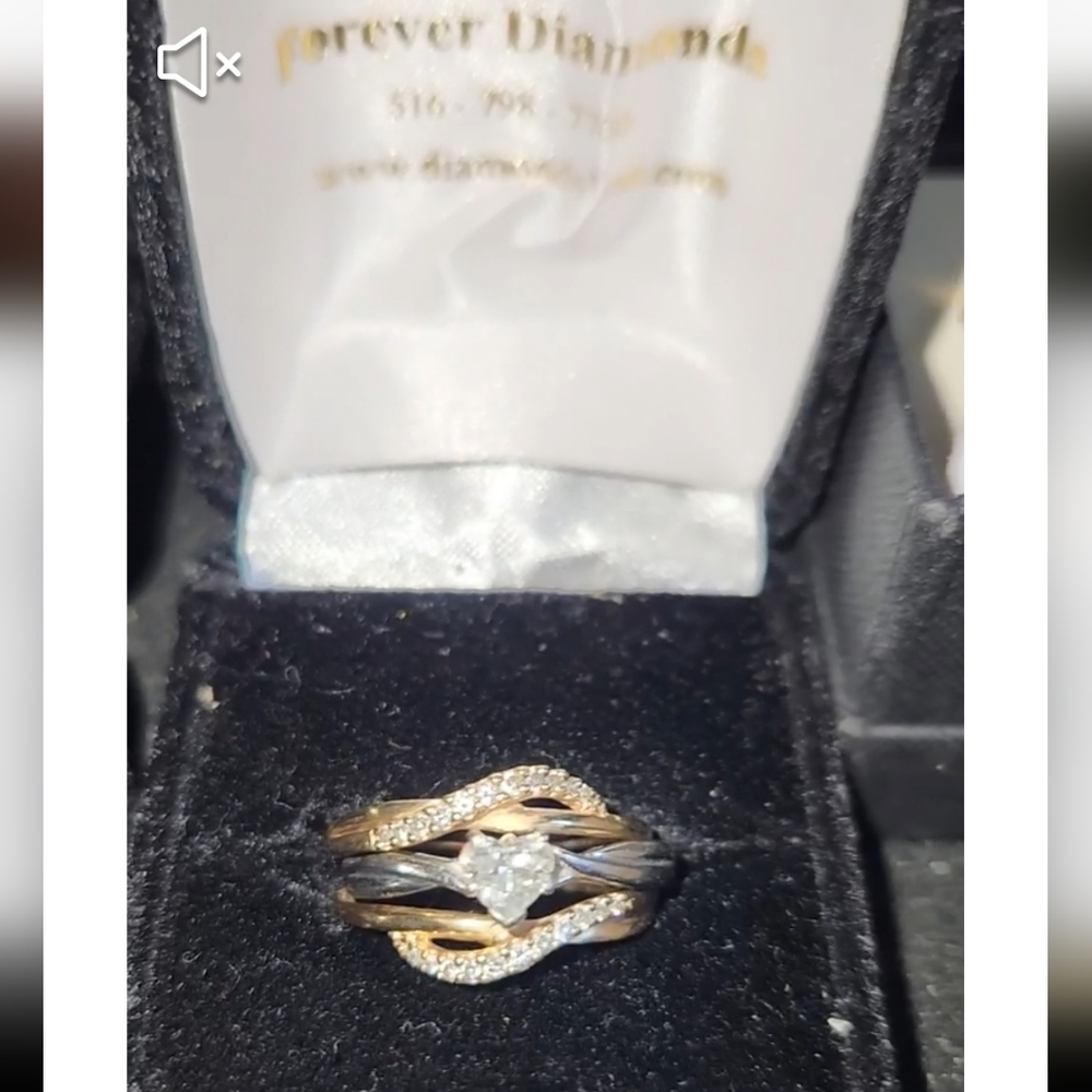💋SOLD💋 14K Diamond ring set STUNNING Valentine's Anniversary HEART - Picture 2 of 6